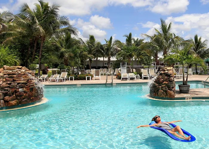 Greenlinks Golf Villas At Lely Resort